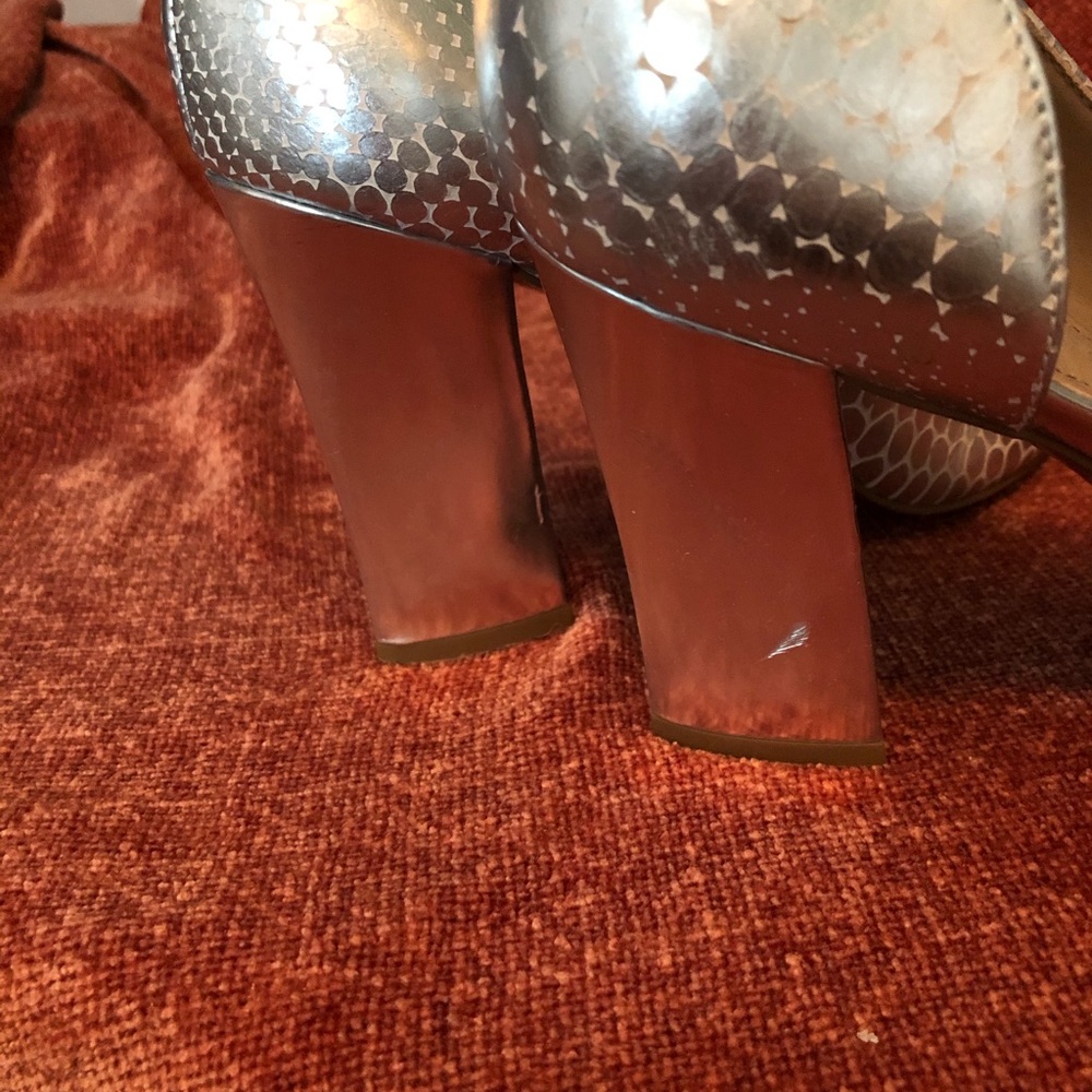 Shoes - Picture 4 of 4